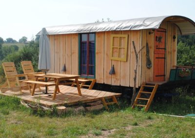 Vakantiehuis pipowagen met terras, camping Brénazet, Allier, Auvergne